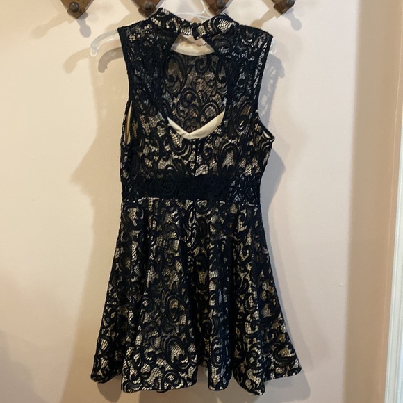 Prom / Formal Dress - Picture 2 of 4